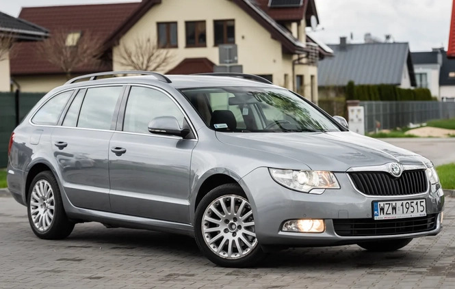 Skoda Superb cena 35900 przebieg: 198500, rok produkcji 2011 z Zwoleń małe 379